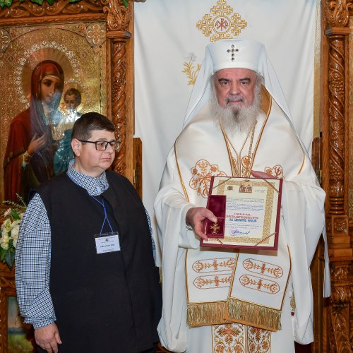 Patriarhul României a sfințit catapeteasma ctitoriei boierești din Popești-Leordeni Poza 272588