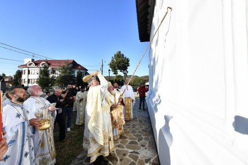 Sfințirea ctitoriei cantacuzine de la Măgureni, Prahova Poza 272429