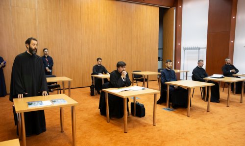Examen de perfecționare pentru clerici din Mitropolia Munteniei și Dobrogei  Poza 272805