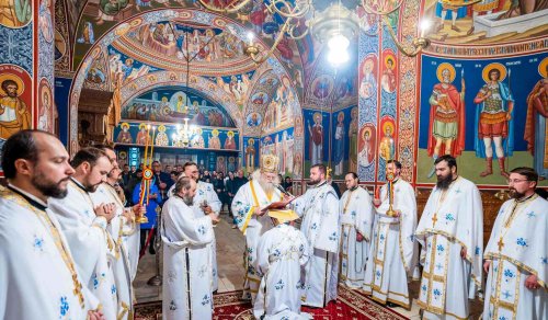 Sărbătoarea Sfintei Parascheva la Catedrala Arhiepiscopală din Suceava Poza 272702