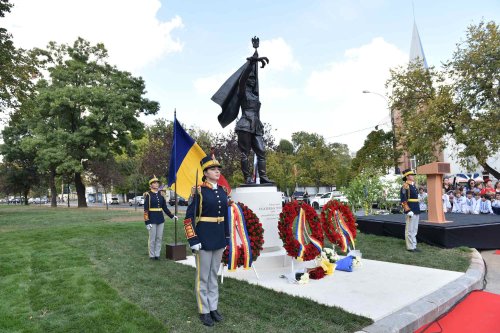 Monument dedicat eroinei Ecaterina Teodoroiu în București Poza 272902