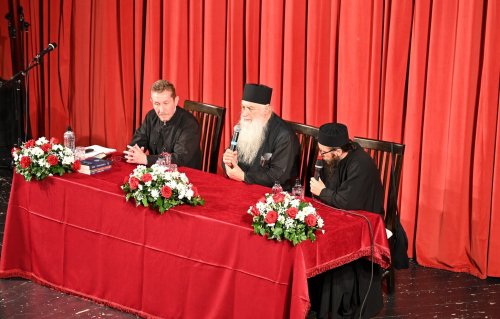 Conferințe susţinute de arhimandritul Zaharia Zaharou în Episcopia Devei şi Hunedoarei Poza 273065