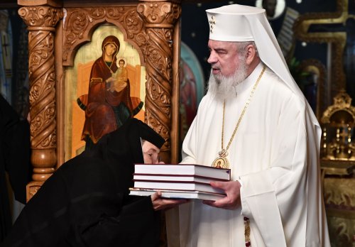 Patriarhul României a vizitat căminul pentru vârstnici de la Mănăstirea Christiana Poza 273211