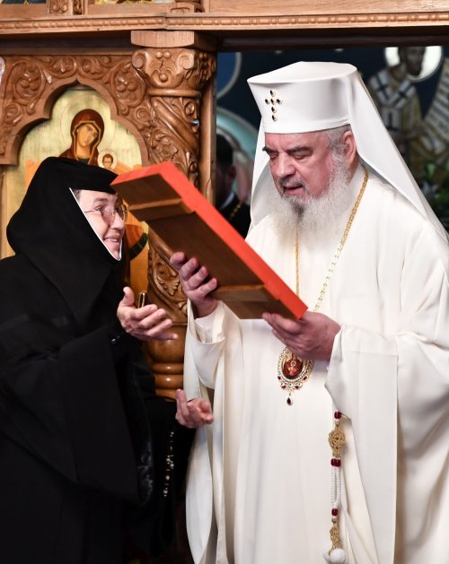 Patriarhul României a vizitat căminul pentru vârstnici de la Mănăstirea Christiana Poza 273214