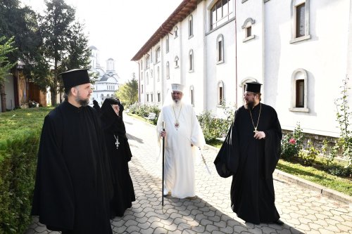 Patriarhul României a vizitat căminul pentru vârstnici de la Mănăstirea Christiana Poza 273220