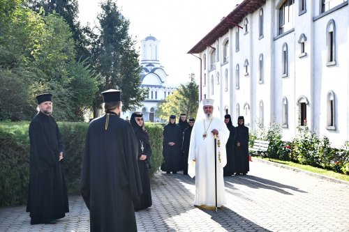 Patriarhul României a vizitat căminul pentru vârstnici de la Mănăstirea Christiana Poza 273221