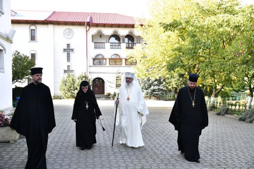 Patriarhul României a vizitat căminul pentru vârstnici de la Mănăstirea Christiana Poza 273222