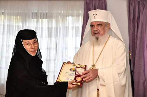 Patriarhul României a vizitat căminul pentru vârstnici de la Mănăstirea Christiana Poza 273258