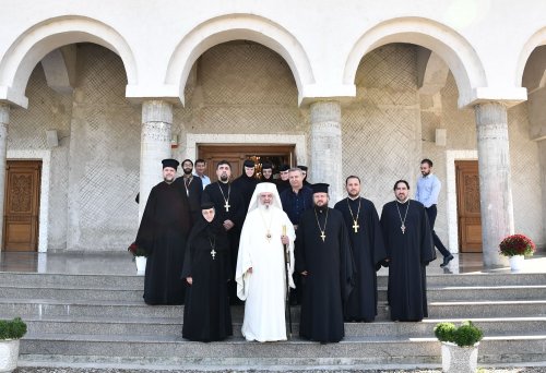 Patriarhul României a vizitat căminul pentru vârstnici de la Mănăstirea Christiana Poza 273275