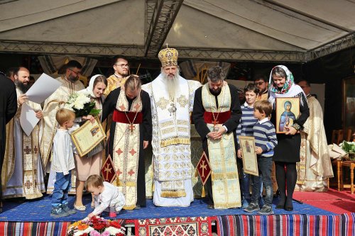 Biserica din Fântânele a primit har și binecuvântare Poza 273328