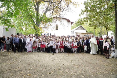 Sfințiri de biserici și eveniment cultural Cantemir în județul Galați Poza 273401