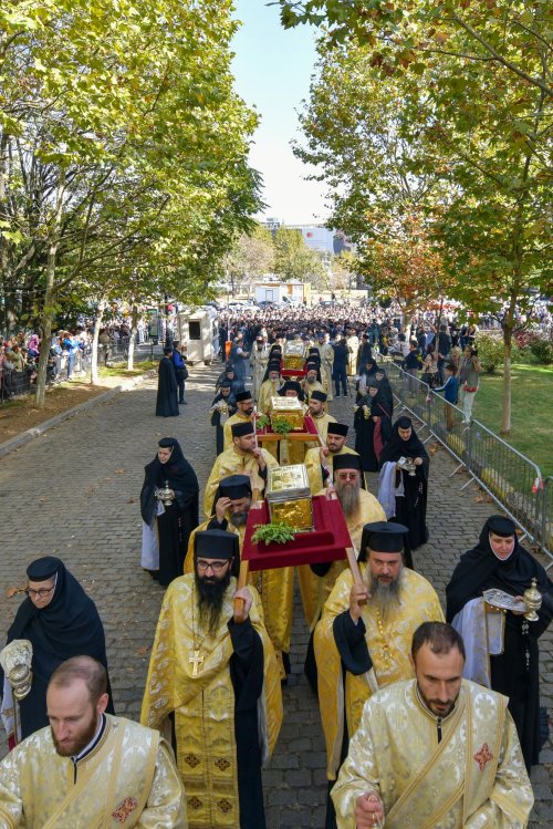 Începutul hramului de toamnă al Catedralei Patriarhale Poza 273602