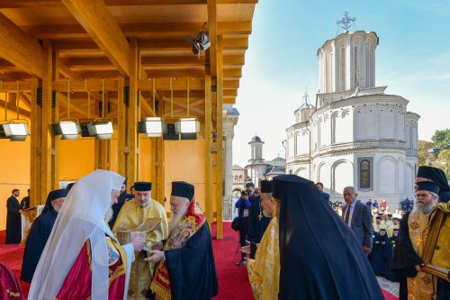Începutul hramului de toamnă al Catedralei Patriarhale Poza 273611