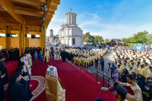 Începutul hramului de toamnă al Catedralei Patriarhale Poza 273630