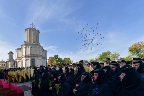 Începutul hramului de toamnă al Catedralei Patriarhale Poza 273634