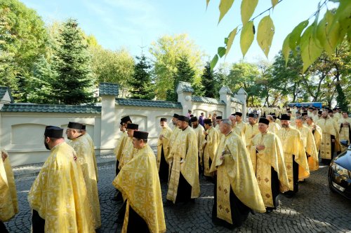 Începutul hramului de toamnă al Catedralei Patriarhale Poza 273651