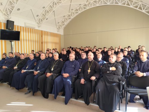 Întrunirea anuală a preoților militari din Ministerul Afacerilor Interne la Drăgășani Poza 273567