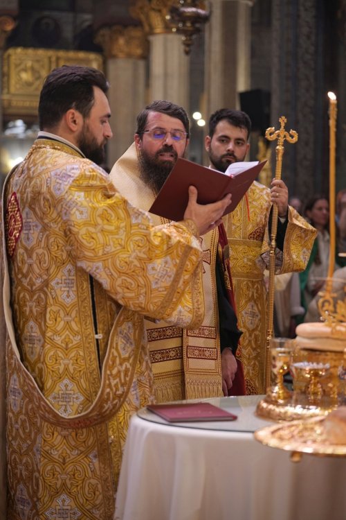 Priveghere pentru Sfinții Împărați la Catedrala Patriarhală Poza 273841