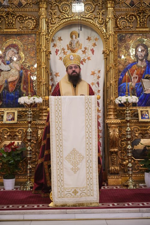 Priveghere pentru Sfinții Împărați la Catedrala Patriarhală Poza 273845