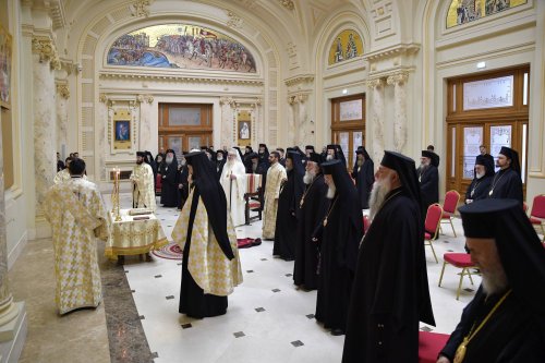 Ședință de lucru a Sfântului Sinod la Palatul Patriarhiei Poza 273944