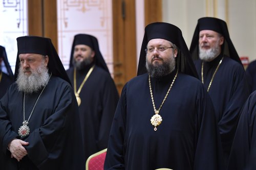Ședință de lucru a Sfântului Sinod la Palatul Patriarhiei Poza 273948