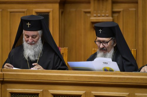 Ședință de lucru a Sfântului Sinod la Palatul Patriarhiei Poza 273961