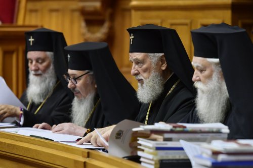 Ședință de lucru a Sfântului Sinod la Palatul Patriarhiei Poza 273963