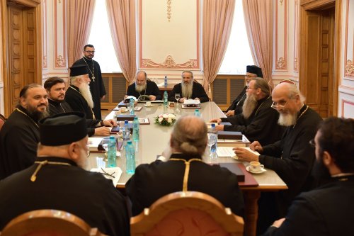 Ședință de lucru a Sfântului Sinod la Palatul Patriarhiei Poza 273987