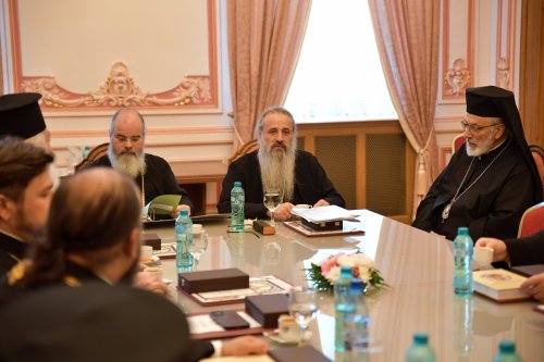 Ședință de lucru a Sfântului Sinod la Palatul Patriarhiei Poza 273988