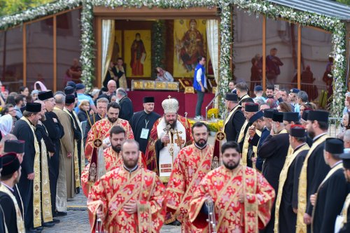 Slujba Privegherii în cinstea Mucenicului Dimitrie pe Colina Patriarhiei Poza 274040