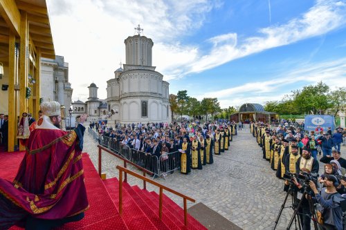 Slujba Privegherii în cinstea Mucenicului Dimitrie pe Colina Patriarhiei Poza 274048