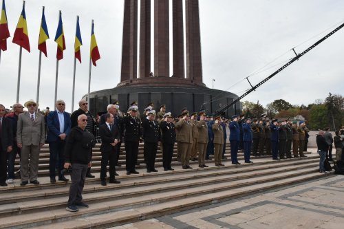 Ziua Armatei României celebrată cu solemnitate în Capitală Poza 273915