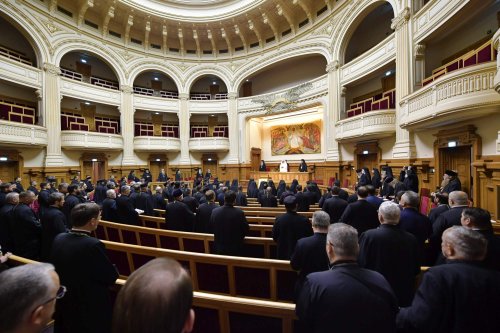 Sfântul Sinod s-a reunit în ședință solemnă la Palatul Patriarhiei Poza 274203