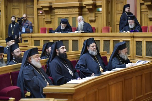 Sfântul Sinod s-a reunit în ședință solemnă la Palatul Patriarhiei Poza 274206