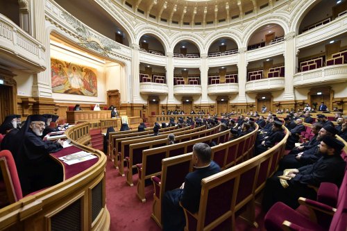 Sfântul Sinod s-a reunit în ședință solemnă la Palatul Patriarhiei