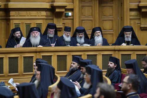 Sfântul Sinod s-a reunit în ședință solemnă la Palatul Patriarhiei Poza 274213