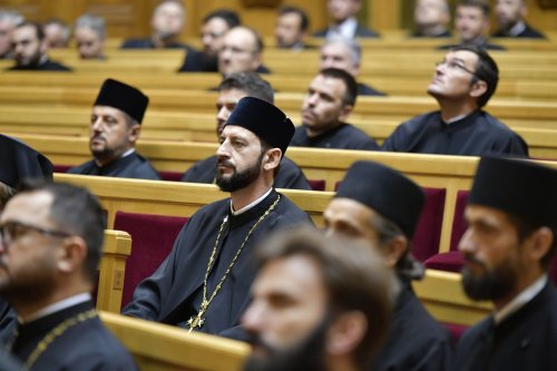 Sfântul Sinod s-a reunit în ședință solemnă la Palatul Patriarhiei Poza 274216