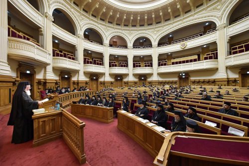 Sfântul Sinod s-a reunit în ședință solemnă la Palatul Patriarhiei Poza 274220