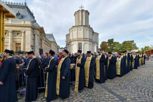 „Tot pământul este plin de minunile Sfântului Mare Mucenic Dimitrie” Poza 274129