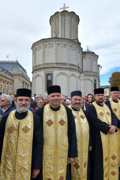 „Tot pământul este plin de minunile Sfântului Mare Mucenic Dimitrie” Poza 274178