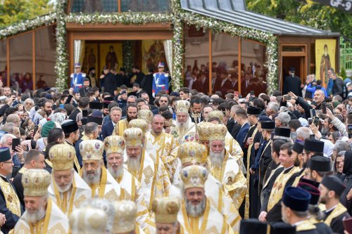Capitala şi-a cinstit cu evlavie Sfântul Ocrotitor Poza 274446