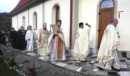 Binecuvântare arhierească pentru Parohia Dolheni, Sălaj Poza 275753