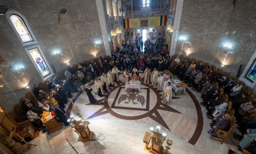 Binecuvântarea începutului lucrărilor de pictură la biserica Parohiei Șerbănești Poza 275731