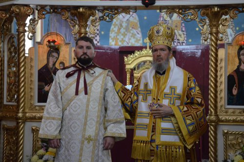 Slujire arhierească şi aniversarea Episcopului Oradiei Poza 275750