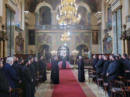 Rolul cântării bisericești discutat de clericii din Timiș  Poza 276218