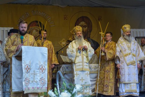 Biserica din Lupăria, Iași, sfințită de doi arhierei Poza 276624