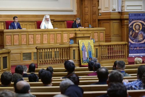 Conferință dedicată artei bisericești la Palatul Patriarhiei Poza 276677