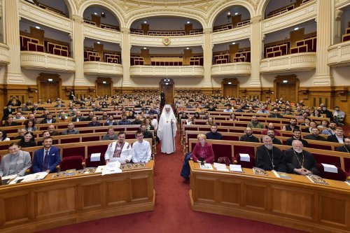 Conferință dedicată artei bisericești la Palatul Patriarhiei Poza 276699