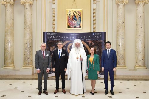 Conferință dedicată artei bisericești la Palatul Patriarhiei Poza 276700