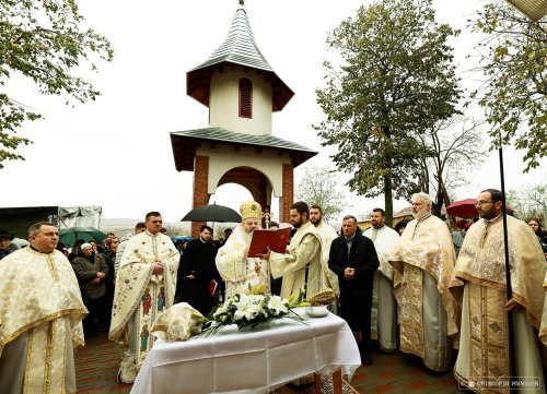 Sfințirea bisericii din Fântânele, Vaslui Poza 276881